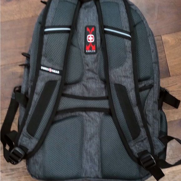 Swissgear 3760 ScanSmart Laptop Backpack - Picture 2 of 13